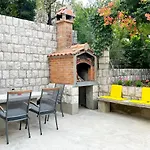 Orhideja Appartement *