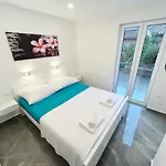 Orhideja Appartement *