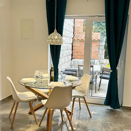 Orhideja Apartman *