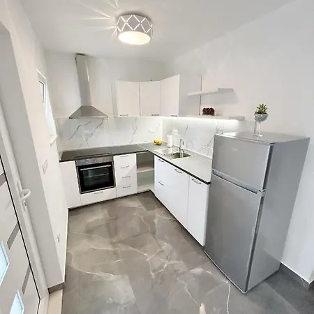 Orhideja Appartement Zrnovo