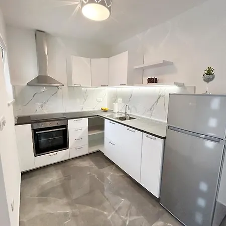 Apartment Orhideja Zrnovo